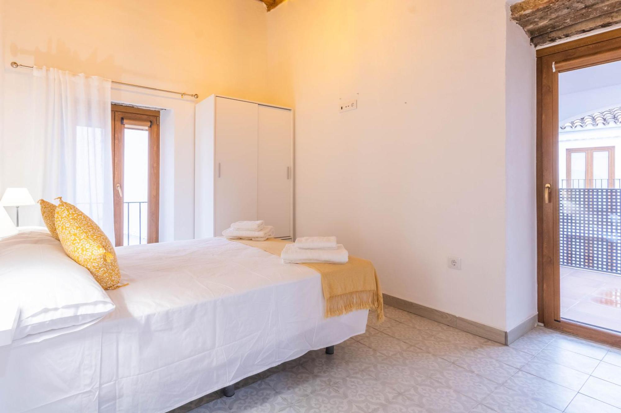 Apartamentos Miguel De Cervantes Centro قرطبة المظهر الخارجي الصورة