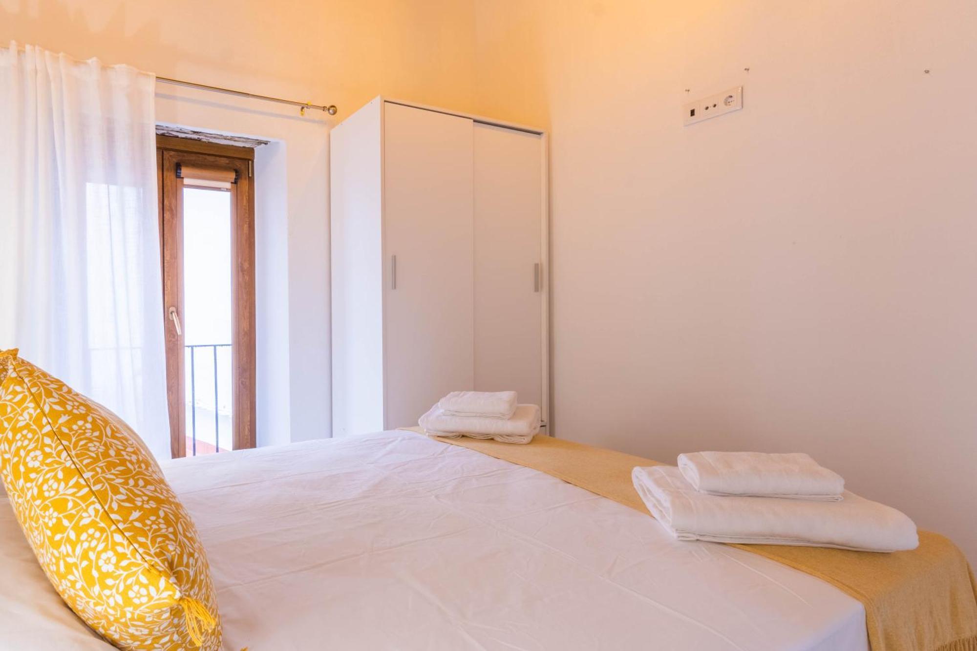Apartamentos Miguel De Cervantes Centro قرطبة المظهر الخارجي الصورة
